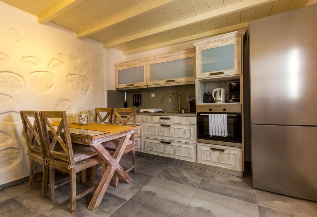 Lavish Suites Agios Ioannis Diakoftis エクステリア 写真