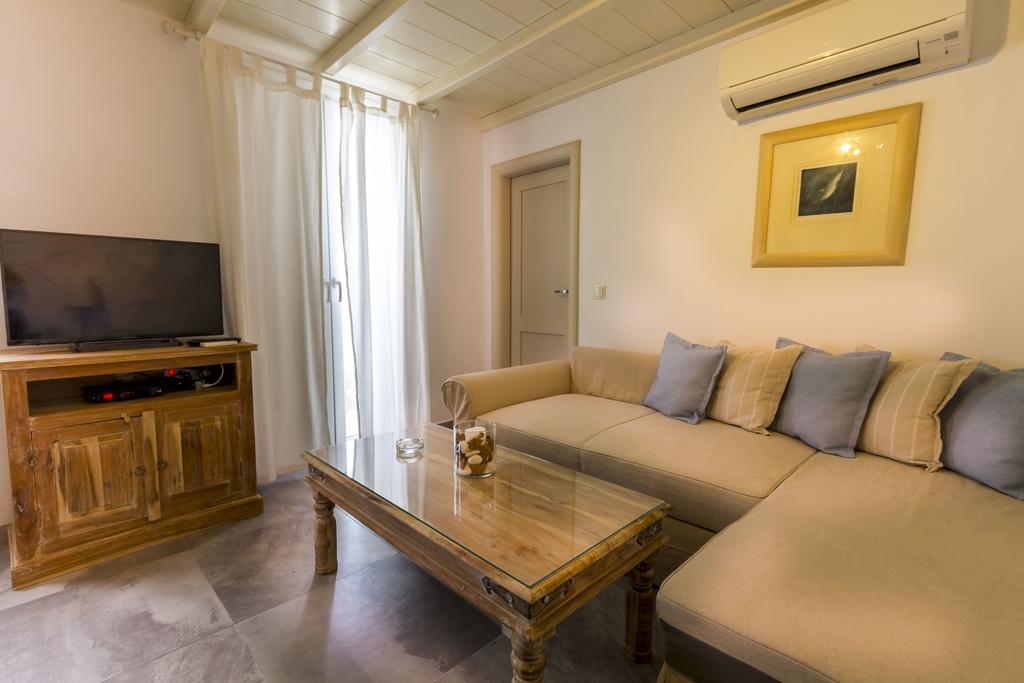 Lavish Suites Agios Ioannis Diakoftis エクステリア 写真
