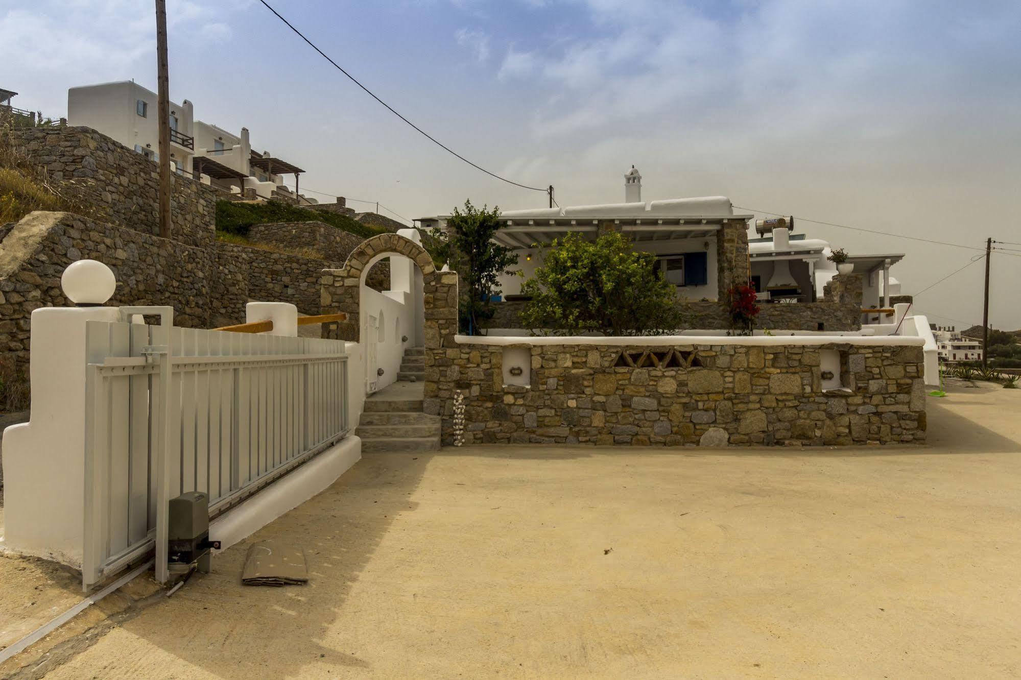 Lavish Suites Agios Ioannis Diakoftis エクステリア 写真