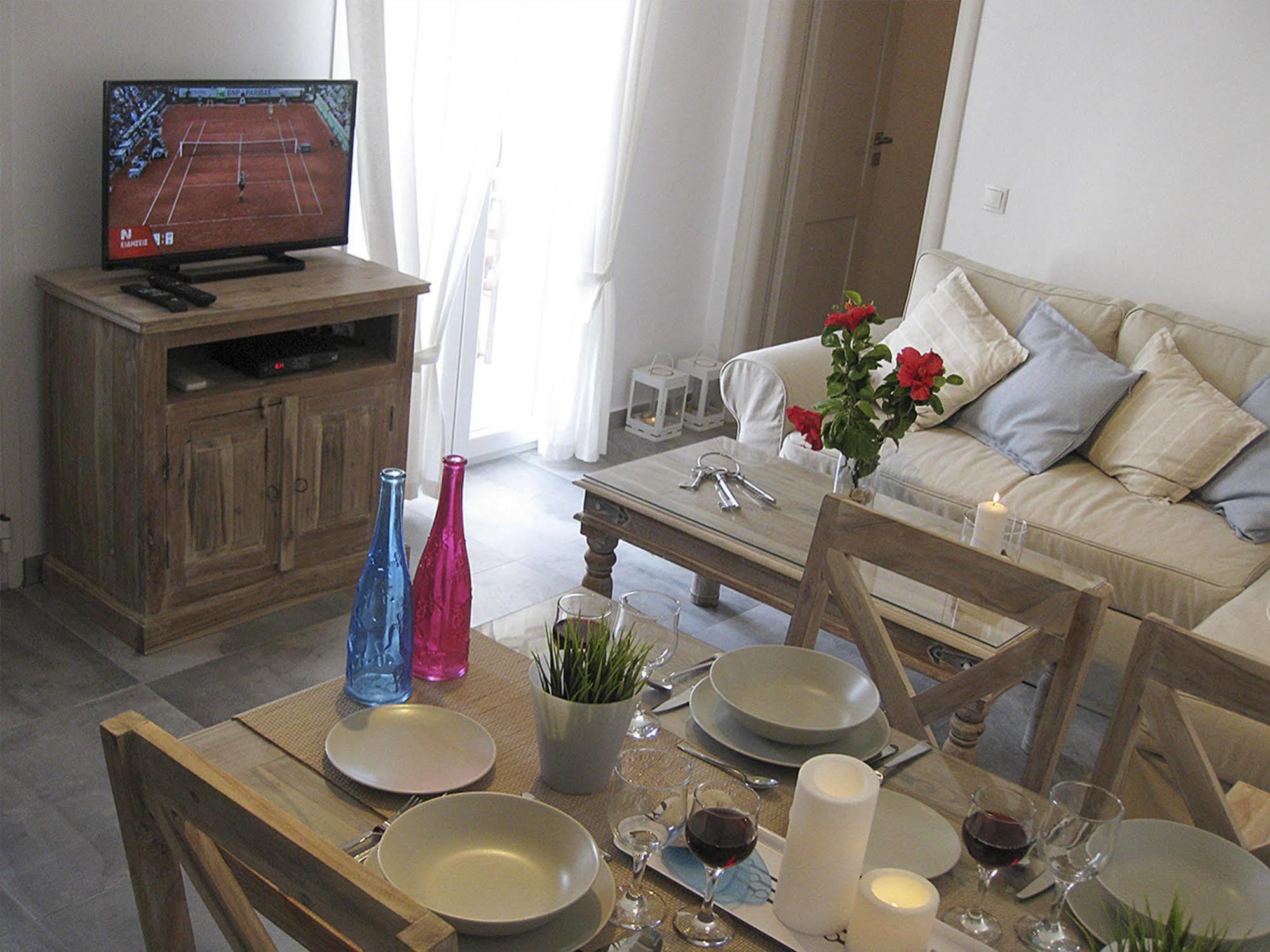 Lavish Suites Agios Ioannis Diakoftis エクステリア 写真