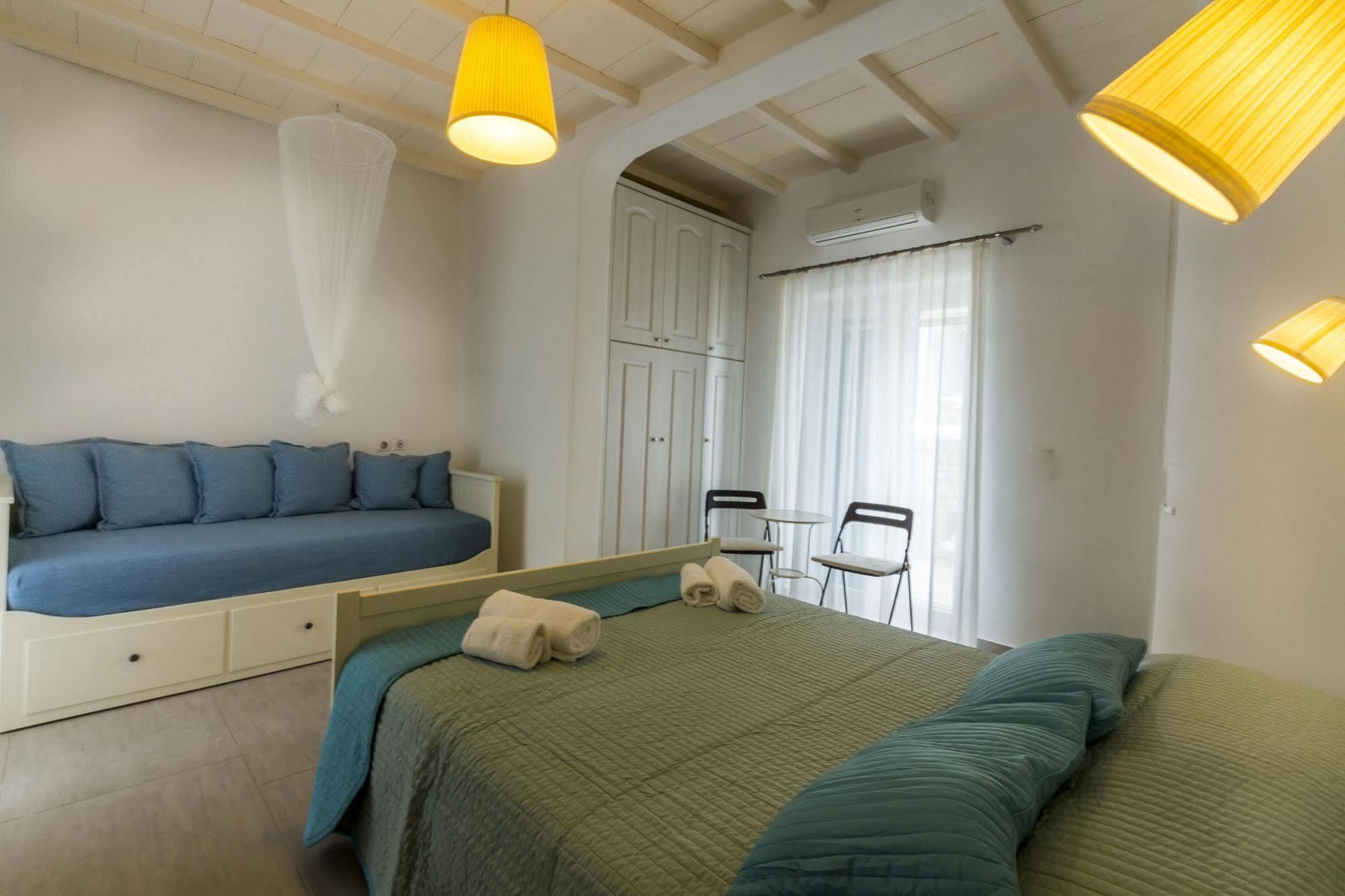 Lavish Suites Agios Ioannis Diakoftis エクステリア 写真